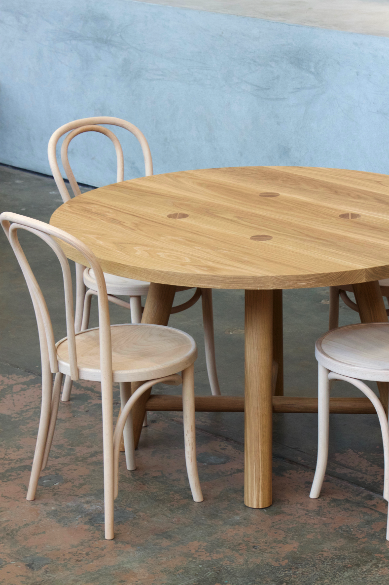 Farmhouse Lite Round Dining Table