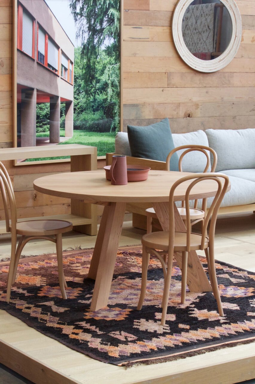 Tripod Lite Dining Table