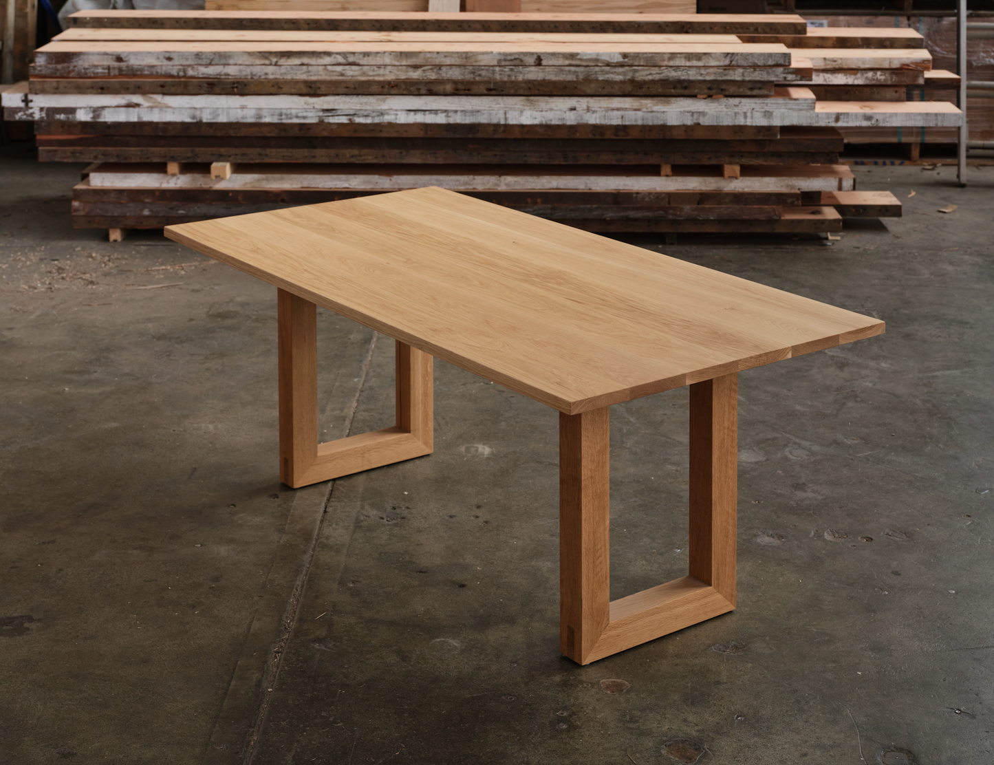 Loop Slim Table